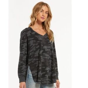 Z Supply Women’s Dusty Chamo V-Neck Weekender Long Sleeve Oversized Top S